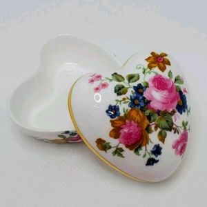 Royal Windsor fine bone china heart trinket box